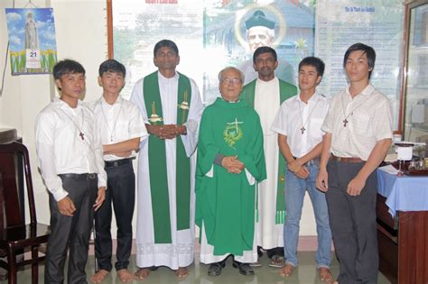 servants of charity photos|500+ Free Servants Of Charity & Charity Images .